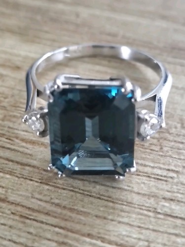 18k white gold - white, 6.27ct