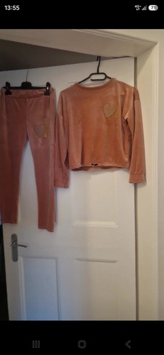 Pink tracksuit age new - new, no
