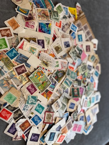 100 world postage stamps job - 100+,