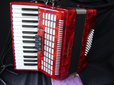 SCARLATTI 48 BASS ACCORDION 30 TREBLE KEYS FREE UK COURIER SERVICE
