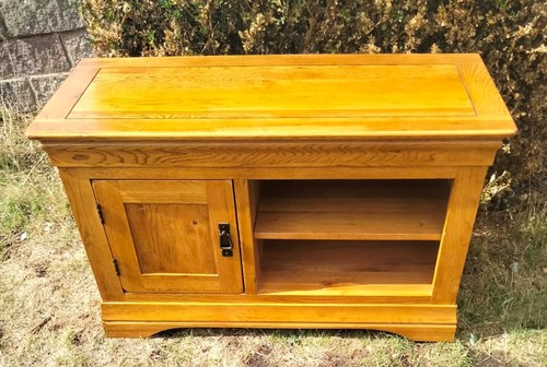 Rustic solid oak furniture