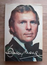 Bobby Moore vintage 1st ed'