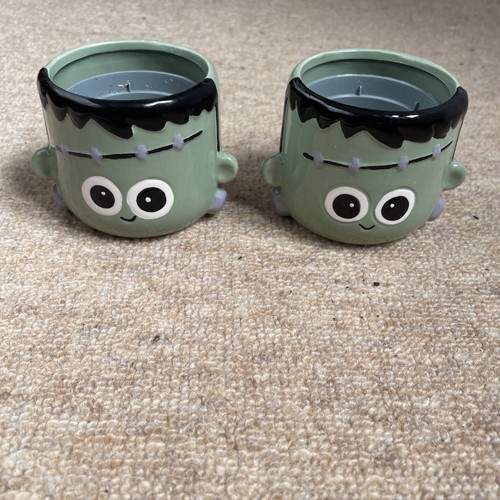 Ceramic plant pots - in, of