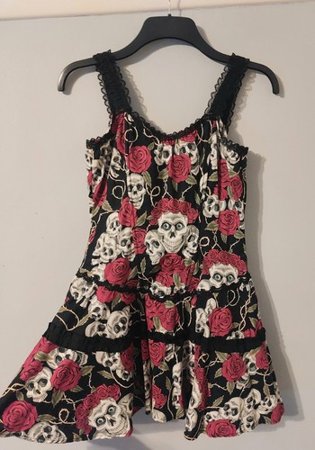 Living dead souls skull gothic - dead,
