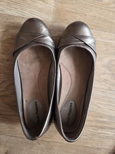 Bronze/gold coloured ballet