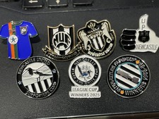 7nr DIFFERENT NEWCASTLE UNITED FC - BADGES (3)