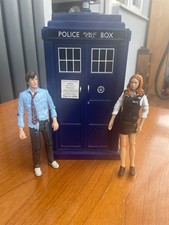 FULLY WORKING FLIGHT CONTROL TARDIS MODEL WITH 11TH DOCTOR AND AMY POND FIGURES!