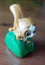 Vintage 2005 Madagascar Pull