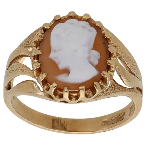 9ct gold ring - 9ct, 3.28g