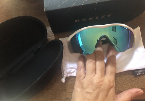 Oakley white frame sapphire - m2,