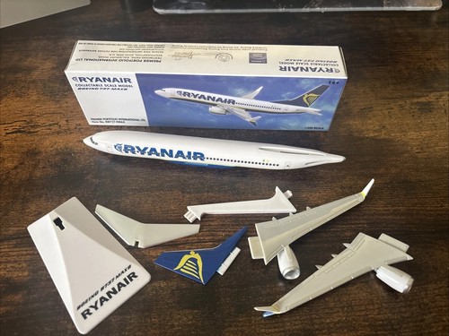 Ryanair boeing 737 max 200 - max, 8