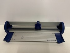 Avery A4 Compact Trimmer A4CT 430 x 90 x 80 mm Blue GWO GC