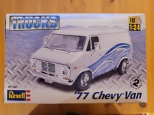 Revell 85-7221 1977 Chevrolet Custom Van 1/25 Car Scale Model Kit Revell Trucks