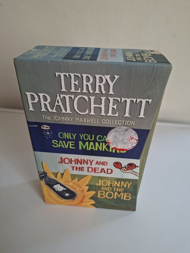 Terry pratchett paperback - terry,