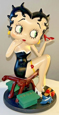 Betty Boop Fitting Shoes Figurine King Features Syndicate 2015 24 cm Tall