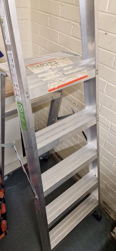 Aluminium step ladders with - step,