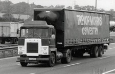 B/W PHOTO: TREVOR MORRIS (OSWESTRY) SCAMMELL CRUSADER ARTIC (5.5x3.5)