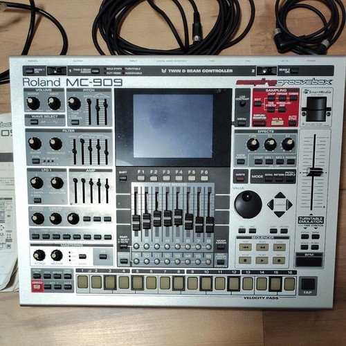 Roland mc909 groovebox - roland,