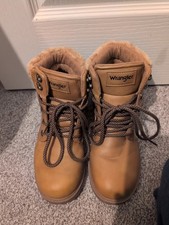 Ladies Tan Wrangler Boots With Faux Fur Trim Size 6