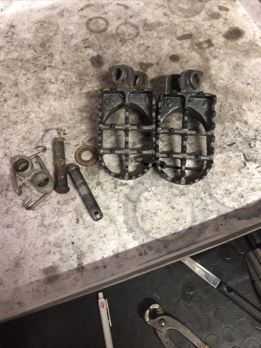 Footrests steel ktm 125 - footrests,