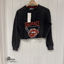 Members London Cropped Lip Design Cropped Sweater Size Small BNWT