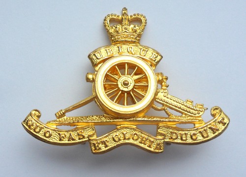 Royal artillery beret badge - royal,