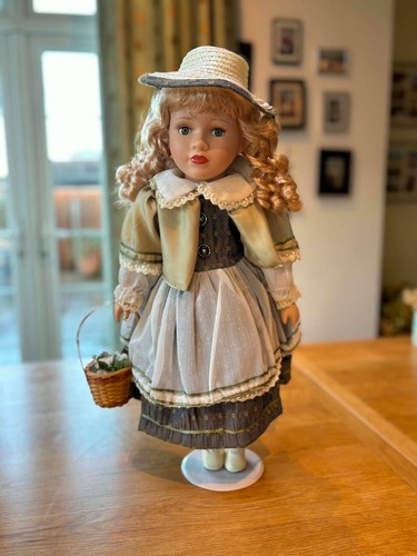 Vintage porcelain - 19",