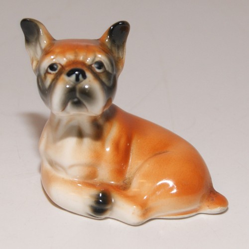 Small vintage lying down - small,