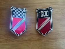 Ford CORTINA-CAPRI shield wing Badges JF 5033 1600 & Chequered -  Classic Car 