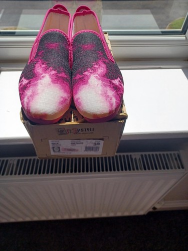 Flossy style slip shoes - style,