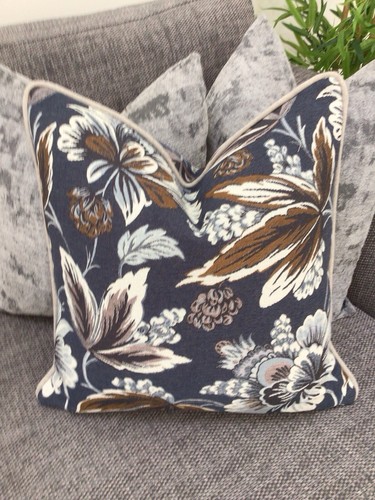 Piped cushion - 17”,
