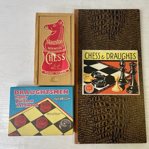 Vintage chessmen draughtsmen - vintage,