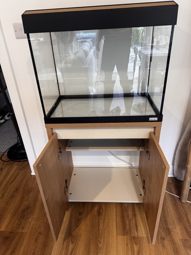 Fluval roma 90l led - roma,