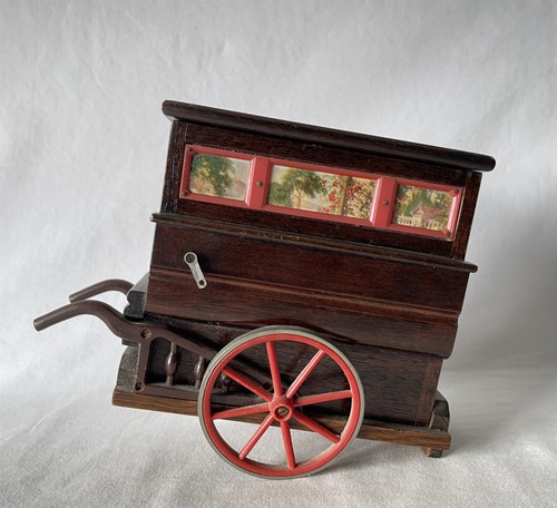 Vintage working wooden trinket - wooden,