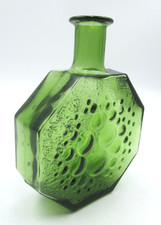 Riihimaki Green Stella Polaris Vase number 1720 by Nanny Still - Circa 1968