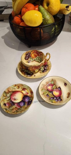 Aynsley fine bone china - bone,