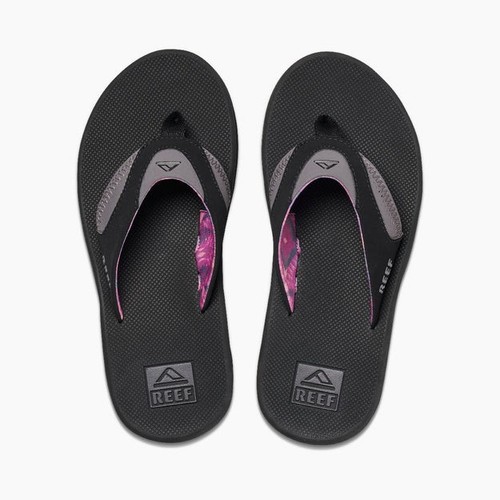 Reef women fanning - reef,