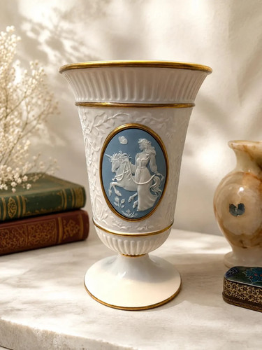 Vintage franklin mint lady - mint,