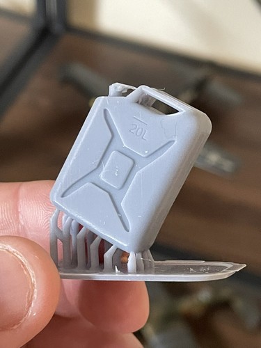 Printed jerry can - 1/16,