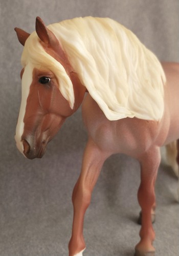 Breyer collector club - breyer, maya