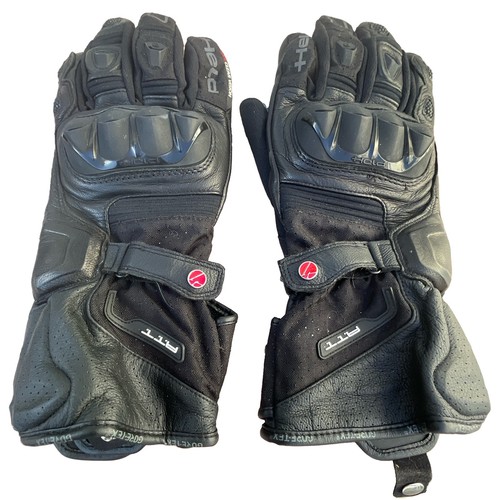 Held 1 gloves - held, 2