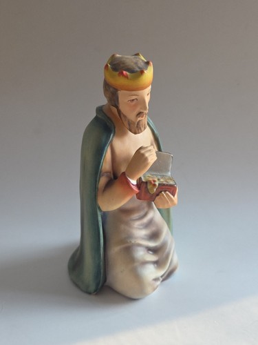 Goebel hummel kneeling - goebel, king