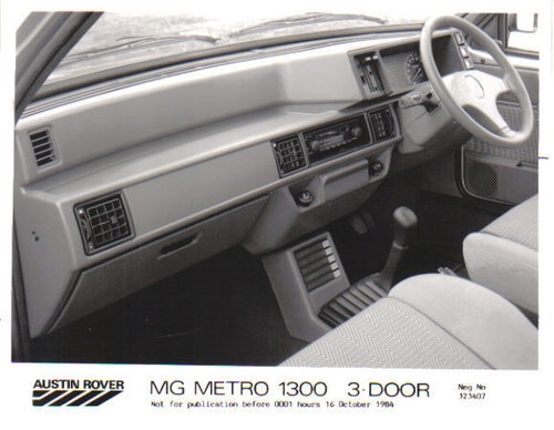 Metro 1300 interior - mg,