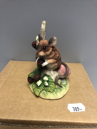 Teviotdale mouse with berries - teviotdale,