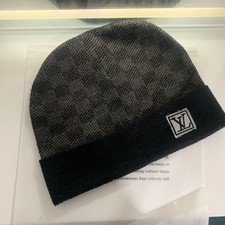  Louis Vuitton Men's LV