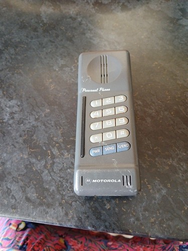 Motorola brick 1990 - motorola, phone