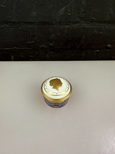 Royal worcester pill box - worcester, /