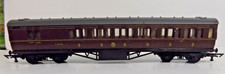 3RD / HALF BRAKE LMS MAROON COACH No.9854 OO GAUGE BY GRAFAR