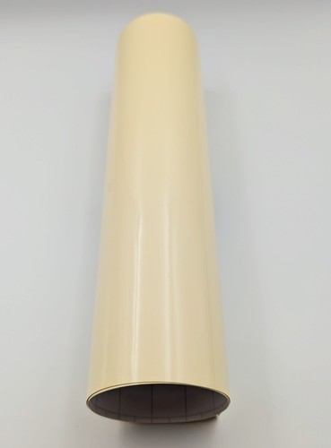 Gloss cream off white self - cream,