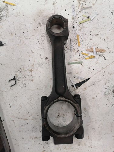 International 454 conrod - 454,